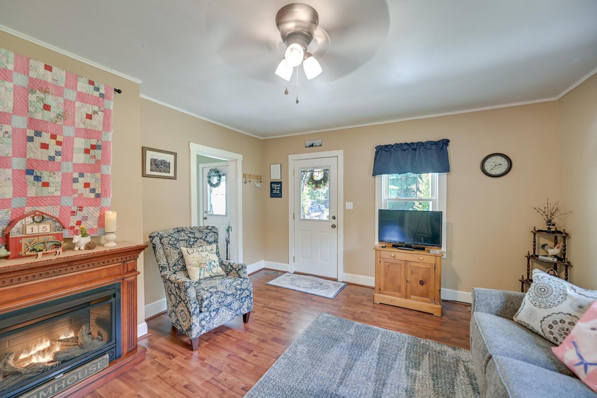 Grandmas Farm House On 125 Acres With Fire Pit! Beattyville Exterior foto